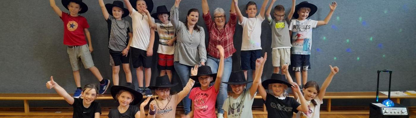 © c, Waltraud Stangl, privat Line Dance
