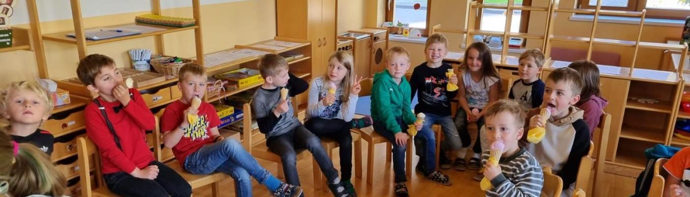 © c, Waltraud Stangl, privat Eis essen im Kindergarten