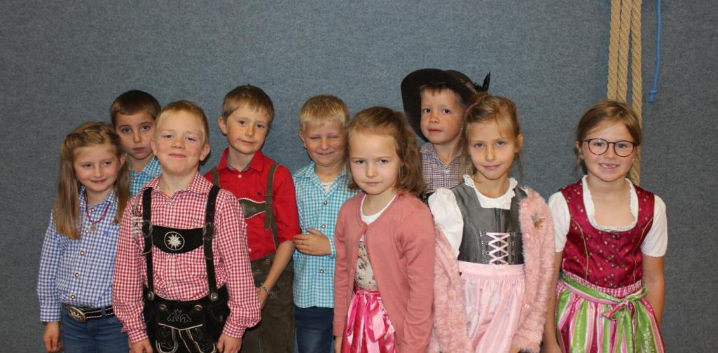 Kinder in Tracht