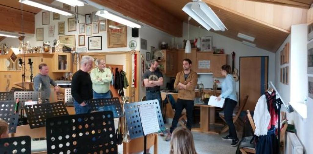 Besuch bei der Musikkapelle Besuch bei der Musikkapelle